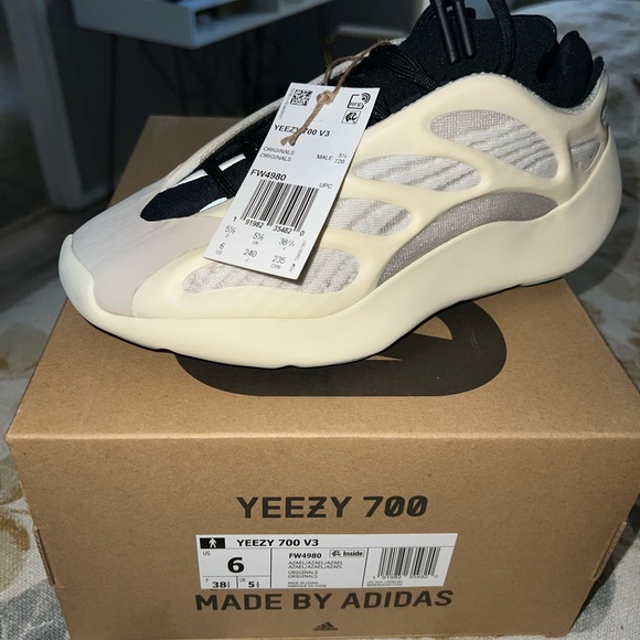 Yeezy 700 Azael